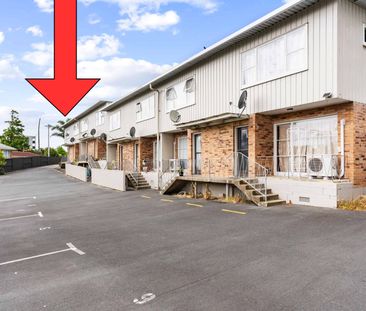 Peaceful 2 bed unit private 2 carparks - Photo 3