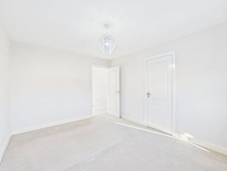 4 bedroom detached house to rent - Photo 5