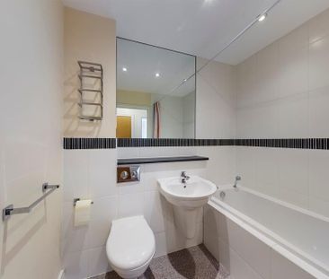 2 bedroom flat to rent - Photo 5