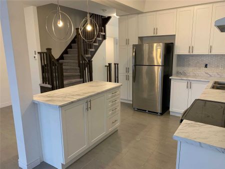 For Lease - 12 Cleland Avenue, Hamilton, Ontario - Photo 3