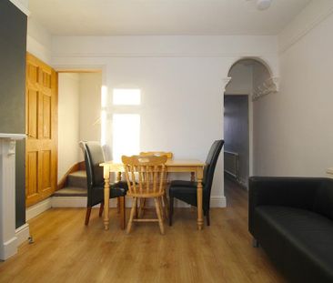 3 bedroom terraced house to rent - Photo 4