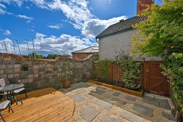 3 bedroom terraced house to rent - Photo 1