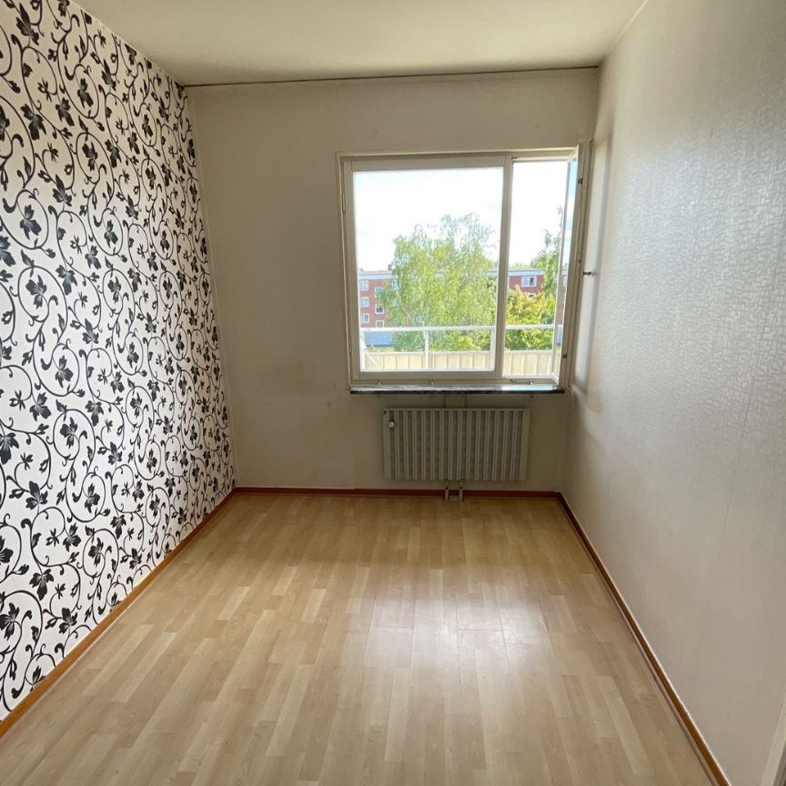 Karl Hovbergsgatan, Eskilstuna - Photo 1