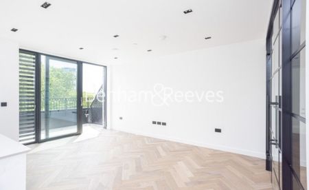 2 Bedroom flat to rent in Cluny Mews, Kensington, SW5 - Photo 3