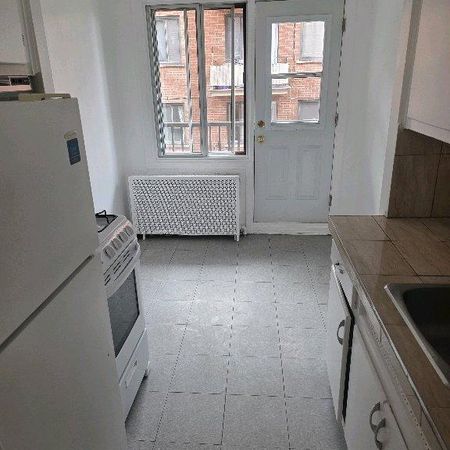 3 1/2 ensoleillé, près de l'université etc. - Photo 3