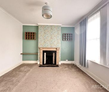 5 bedroom end of terrace house to rent - Photo 2