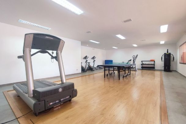 3 Bedroom Apartment For Rent in Selwo, Málaga - Photo 1