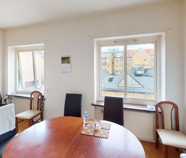 Trollgatan, Trollhättan - Photo 2