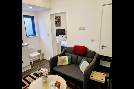 1 Bed Flat, Shroffold Road, BR1 - Photo 3