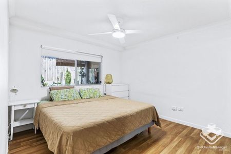 1 bed/1 bath/1 car Apartment in Great Location - Photo 4