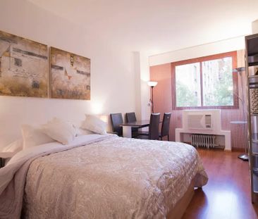 Calle de Rodríguez San Pedro, Madrid, Community of Madrid 28015 - Photo 2