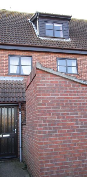 Weavers Close Stalham, Norwich - Photo 1