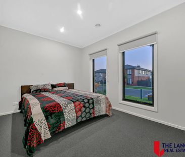 Walking distance to the Park and School! - Photo 3