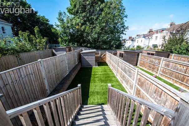 4 bedroom terraced house to rent - Photo 1