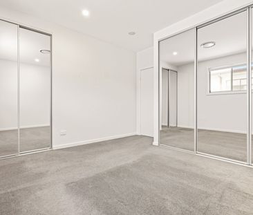 Modern Two-Bedroom Townhouse with Gas Cook-Top, Ensuite & Ducted Ai... - Photo 1