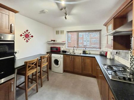 2 bedroom flat to rent - Photo 5