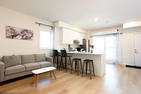 For Lease - 470 Beresford Path Unit# 10, Oshawa, Ontario - Photo 2