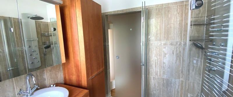 Stark! Großzügige 2,5 Raum Wohnung, Balkon und EBK! - Photo 1