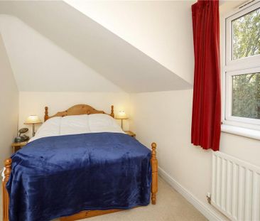 4 bedroom end of terrace house to rent - Photo 3