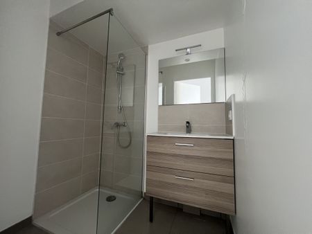 Location Appartement 4 pièces 80m² REIMS 51100 - Photo 5