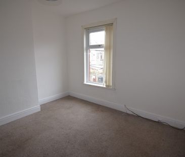 To Let 2 Bed End Terraced House - Photo 5