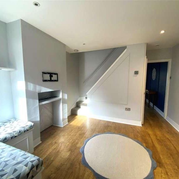 Edgell Road, Staines Upon Thames, Surrey, TW18 - Photo 1