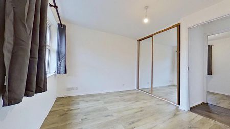 4 bedroom detached house to rent - Photo 5