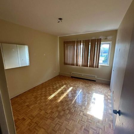 2 CH - 1 SDB - St-Laurent - $1,595 /mo - Photo 3