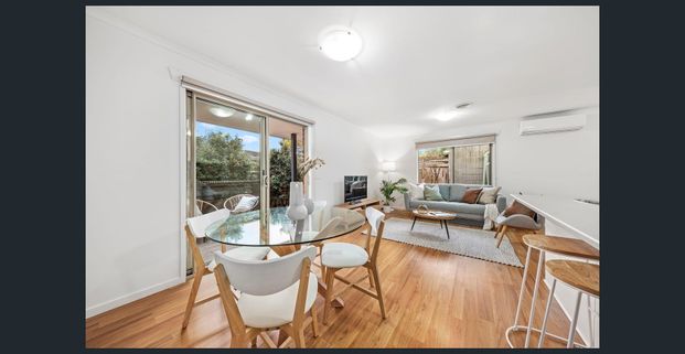 WELL PRESENTED TWO BEDROOM UNIT - Photo 1