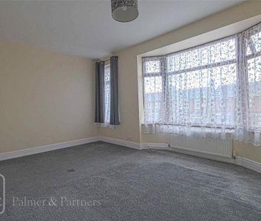 3 bedroom semi-detached house to rent - Photo 6