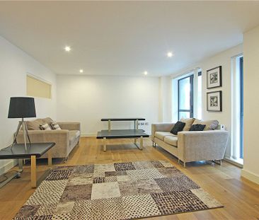 Long Lane, London, SE1 4PR - Photo 1