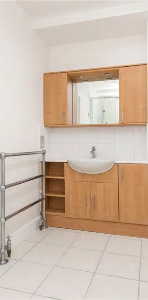 2 bedroom flat in 58-74 Prince Albert Road - Photo 2