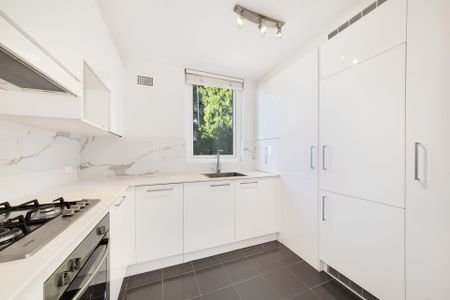 Two Bedroom Sun Filled Apartment With Water Views - Photo 2