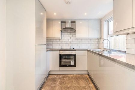 1 bedroom semi-detached house to rent - Photo 3