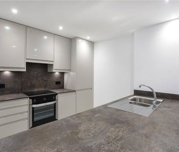 **WI-FI INCLUDED** Recently refurbished one bedroom ground floor ap... - Photo 6