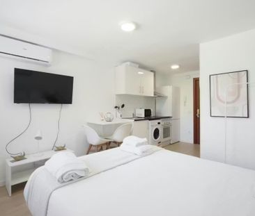 Pasaje Virgen de la Alegría, Madrid, Community of Madrid 28027 - Photo 3