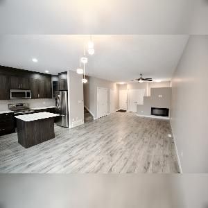 3 Bed 2.5 Bath Double Garage Family Home - Photo 5