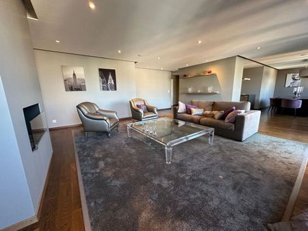 Magnificent 7 Bedroom / 4 Bathroom / 2 Balconies - Photo 4