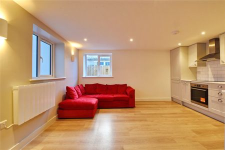 Southmead Road, Westbury-On-Trym - Photo 2