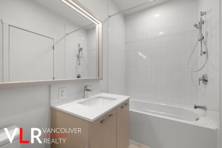 Condo in Coquitlam, BC - Photo 4