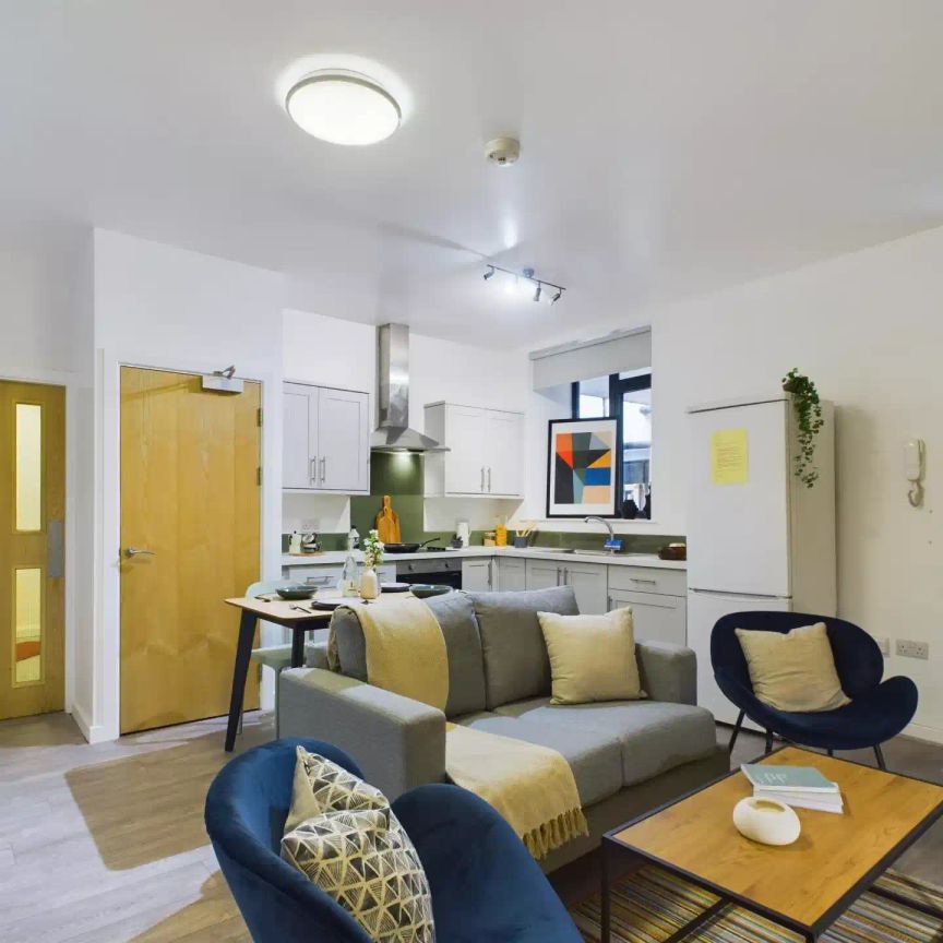 4 Bedroom House - Photo 1