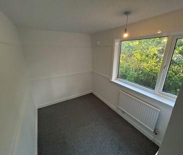 3 Bed Semi-Detached House, Surbiton Road, M40 - Photo 4
