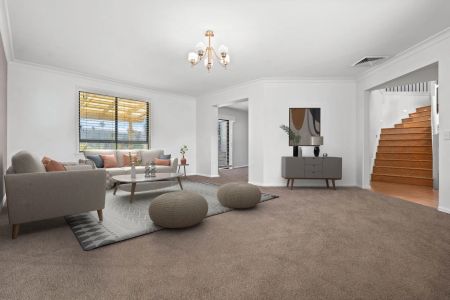 Paradise Found - Swimming pool and Lawn Maintenance included in the Lease ! - Photo 3