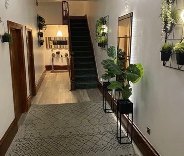 Room in a Shared Flat, Ardwick Green South, M13 - Photo 4