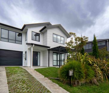 Beautiful Low-Maintenance Townhouse in Sought-After Flagstaff - Photo 3