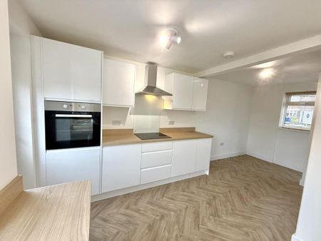 3 bedroom terraced house to rent - Photo 4