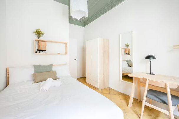 Carrer d'Homer, Barcelona, Catalonia 08023 - Photo 1