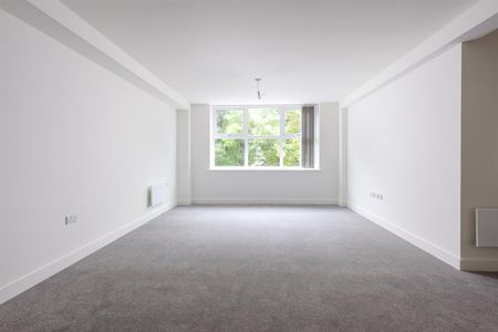 Rent Apt 13 Chantrey Picture House Apts, Chesterfield Road, Woodseats, S8 £900pcm - Photo 5