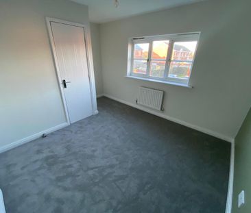 2 bedroom semi-detached house to rent - Photo 4