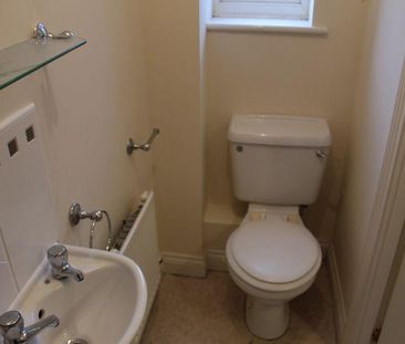 3 bedroom terraced house to rent - Photo 6